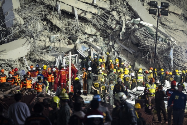 泰国大楼被震塌 承建商中铁急删封顶庆祝文