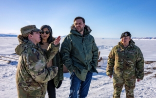 对抗中共 万斯解释格陵兰岛对美国的重要性