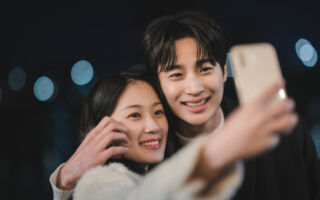 《背着善宰跑》开播一周年 边佑锡等聚餐庆祝