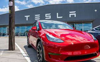 宾州男子涉嫌刻纳粹标志 特斯拉车主当面对质