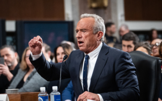 小肯尼迪改变立场 建议给儿童接种麻疹疫苗