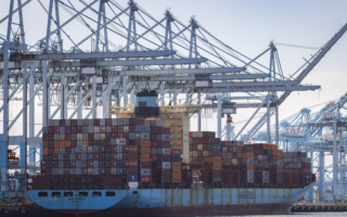 川普宣布对中国船舶收费 重振美国造船业