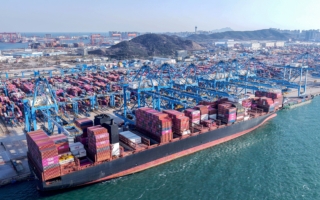 对等关税新政下 中国出口商人如同巨石压顶