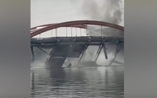 北京潮白河大桥起火 部分坍塌