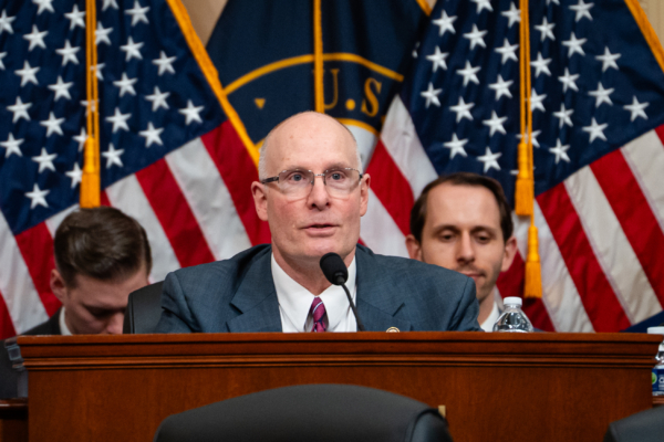 美议员传唤中国电信巨头 间谍风险成焦点