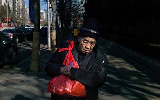 养老金每月不足两百元 中国农村老人生存艰难