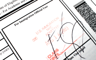 美国逾1800国际生被吊销签证 中国学生近300