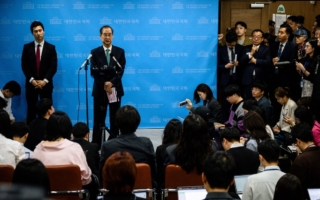 韩国前总理韩悳洙正式宣布参加总统大选