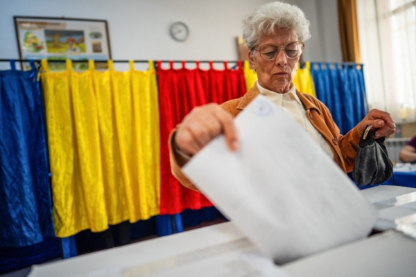 罗马尼亚总统大选登场 选举结果备受关注