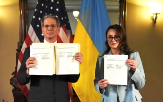 美乌矿产协议是双赢 向俄释何信号一文看懂