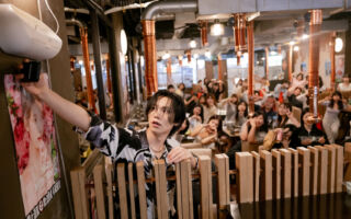 ROCKY访台开唱 还为粉丝烤肉展现细心面