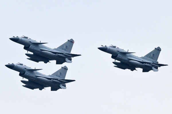 印度获得完整霹雳15空空导弹 中制武器或被破解