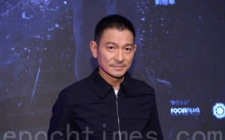 被香港导演王晶爆情史 刘德华称不介意