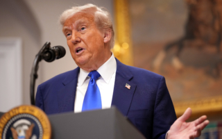 川普下调小额包裹关税 从120％降至54％