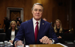 驻华大使提名人：美减少购买 中国经济将崩溃