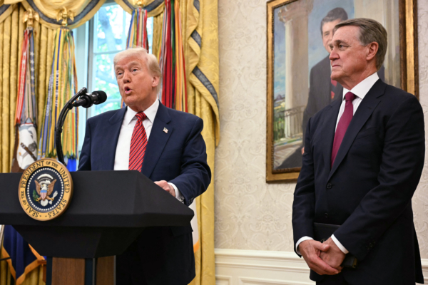 美驻华大使履新抵达北京 誓言让美国更强大