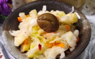 台式泡菜酸中带甜 搭配炸鸡特别对味