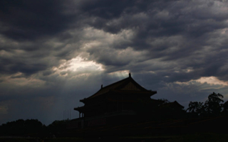 陷下台传闻 中共党魁突访河南寺庙