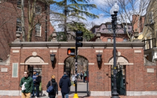 哈佛被禁招国际生 数千留学生面临转学