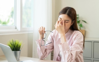 七大穴位按摩与两款居家运动 强化血循护眼