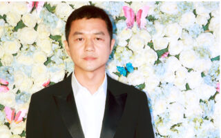 李亚鹏欠巨债再爆离婚？妻打趣回应曝现况