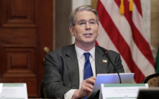 美财长：相信川习很快对话 聚焦稀土争端