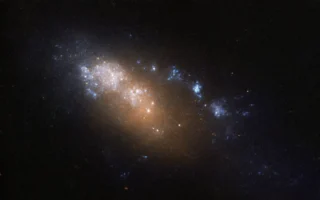 “宇宙珍珠串”挑战现有星系形成理论