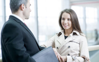 如何判断别人是真笑还是假笑？ 专家释疑