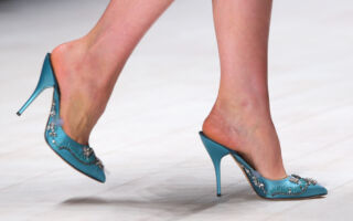 美国小城奇特法令 穿高跟鞋必须申请许可证