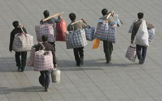 名企裁员破产 分析：中国经济陷入大萧条