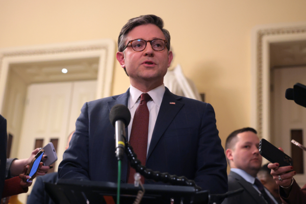 美众议长约翰逊：1973年战争权法案违宪