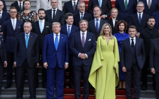 美国总统首例 川普获邀下榻荷兰王宫