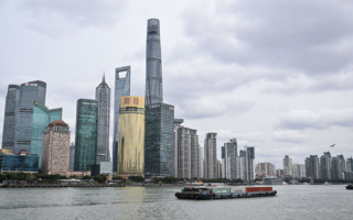 房价暴跌与债务压力 上海中产的楼市噩梦