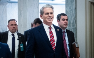 贝森特：若未能与各国达协议 将恢复对等关税