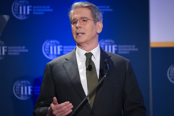 对等关税暂缓期限将至 贝森特发警告