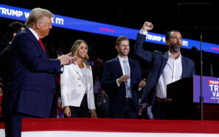 川普:竞选北卡州参议员席位 儿媳劳拉会很棒