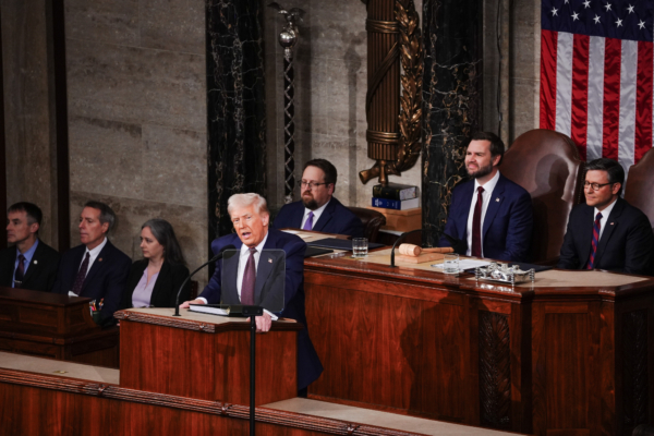 弥合分歧 众院GOP推进大而美法案最终投票