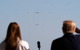 组图：为何B-2轰炸机和F-35独立日飞越白宫