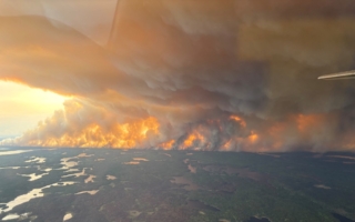 加拿大大规模山火烟雾飘向英伦 带来何种影响