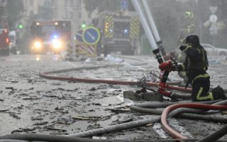 俄连两天大举空袭基辅 美乌会商对俄制裁