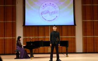 声乐大赛最年轻选手:体会与观众沟通的快乐