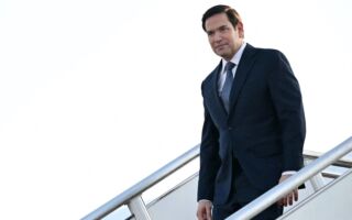 美中外长首会面 卢比奥在大马与王毅会谈