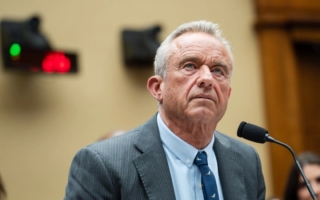 美卫生部长：四年内推动全民佩戴智慧穿戴设备