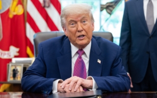 印航空难 川普：愿援助印度 并对肇因提建议