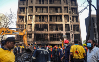印度空难高温下 一本《薄伽梵歌》近乎完好