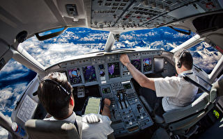 飞行员在飞机上如何应对“排气”问题？