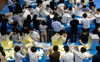 日本参院选举 民调显示执政联盟恐失控制权