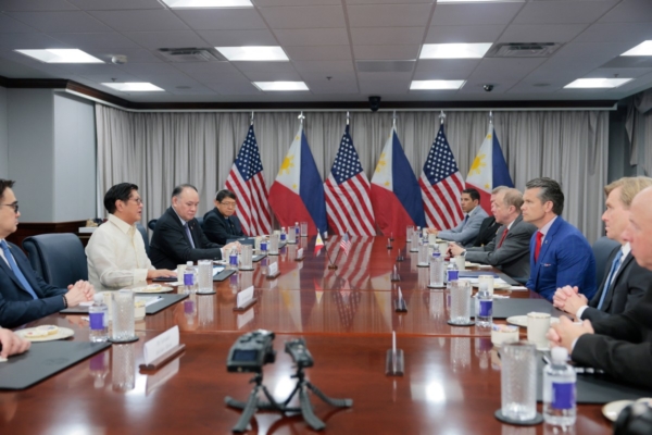 菲总统访美先见海格塞斯和卢比奥 周二会川普