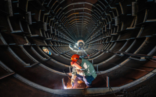 中国钢铁业陷入寒冬 8月产量同比跌逾10%