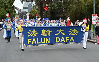 新西兰温泉之乡圣诞大游行 民众喜爱法轮功